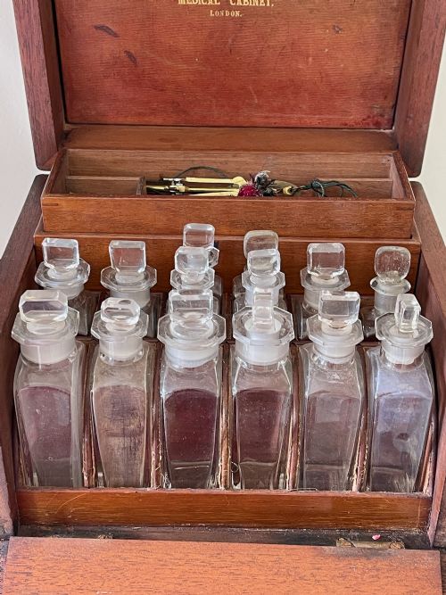AN ANTIQUE APOTHECARY MEDICAL CHEST BY MAWS SON LONDON - ADDITIONAL PHOTO 1