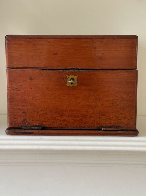 AN ANTIQUE APOTHECARY MEDICAL CHEST BY MAWS SON LONDON - ADDITIONAL PHOTO 2