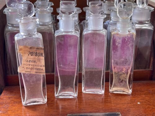 AN ANTIQUE APOTHECARY MEDICAL CHEST BY MAWS SON LONDON - ADDITIONAL PHOTO 8