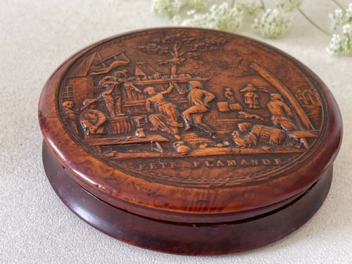 an antique snuff box fete flamande - CATEGORY: ANTIQUE BOXES - DATED 19TH CENTURY