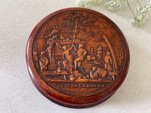AN ANTIQUE SNUFF BOX FETE FLAMANDE - ADDITIONAL PHOTO 2