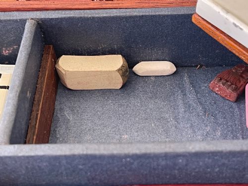 AN ANTIQUE ARTIST'S PAINT BOX WORKING KEY OLD RECEIPT LOTS OF CONTENTS - ADDITIONAL PHOTO 4