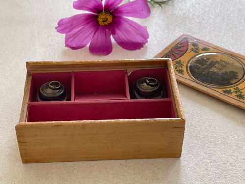 A SMALL ANTIQUE TUNBRIDGE WARE WRITING BOX WITH ORIGINAL INK BOTTLES - ADDITIONAL PHOTO 8