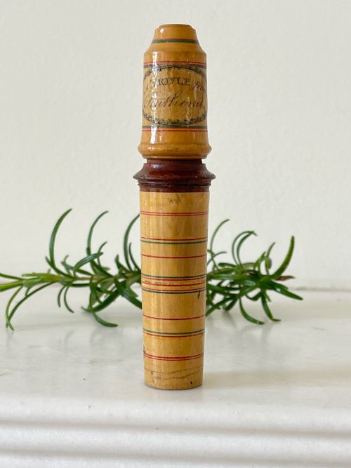 AN EARLY ANTIQUE TREEN TUNBRIDGE WARE SEWING COMPANION WAXED SPOOL THIMBLE - ADDITIONAL PHOTO 1