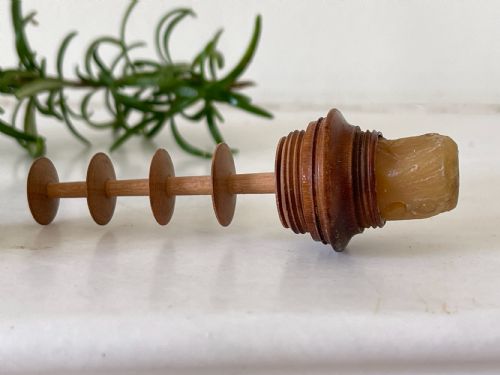AN EARLY ANTIQUE TREEN TUNBRIDGE WARE SEWING COMPANION WAXED SPOOL THIMBLE - ADDITIONAL PHOTO 3