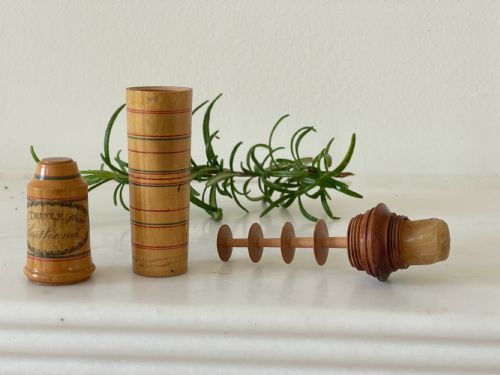 AN EARLY ANTIQUE TREEN TUNBRIDGE WARE SEWING COMPANION WAXED SPOOL THIMBLE - ADDITIONAL PHOTO 4