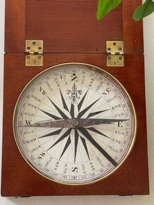 A LARGE MAHOGANY CASED TRAVELLING COMPASS APPROX 21CM W - ADDITIONAL PHOTO 1