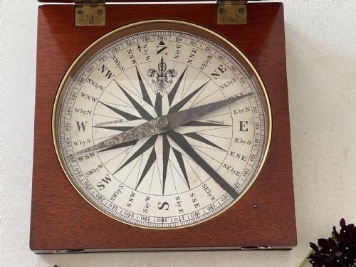 A LARGE MAHOGANY CASED TRAVELLING COMPASS APPROX 21CM W - ADDITIONAL PHOTO 4