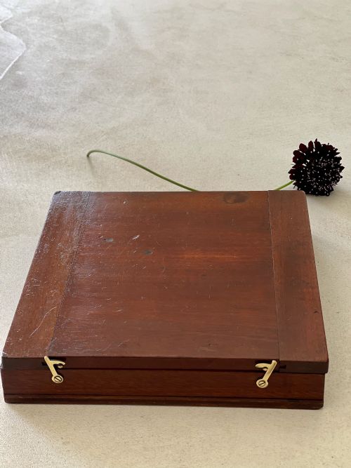 A LARGE MAHOGANY CASED TRAVELLING COMPASS APPROX 21CM W - ADDITIONAL PHOTO 7