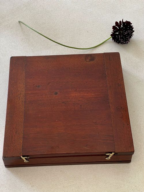 A LARGE MAHOGANY CASED TRAVELLING COMPASS APPROX 21CM W - ADDITIONAL PHOTO 8