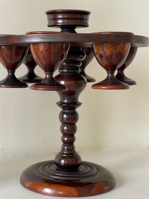 AN ANTIQUE YEW WOOD EGG SALT STAND - ADDITIONAL PHOTO 1