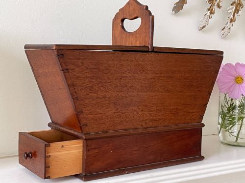 A SMALL ANTIQUE MAHOGANY HOUSEKEEPER'S BOX - ADDITIONAL PHOTO 4