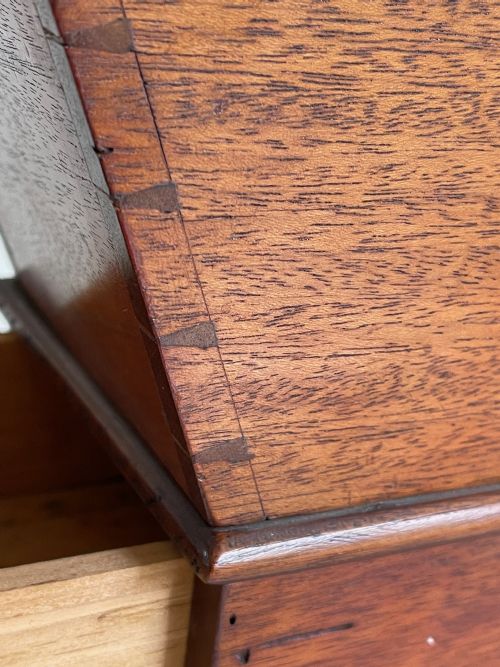 A SMALL ANTIQUE MAHOGANY HOUSEKEEPER'S BOX - ADDITIONAL PHOTO 5