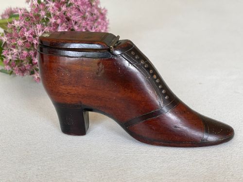 AN ANTIQUE TREEN SNUFF SHOE WITH A BIRD FLOWER DECORATION - ADDITIONAL PHOTO 9