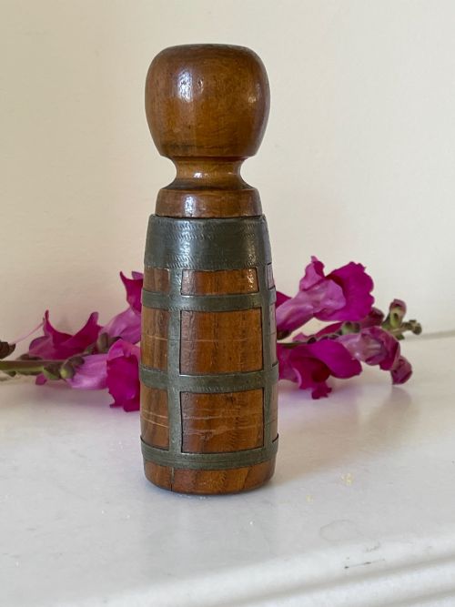 AN ANTIQUE TREEN SNUFF MORTAR AND PESTLE - ADDITIONAL PHOTO 5