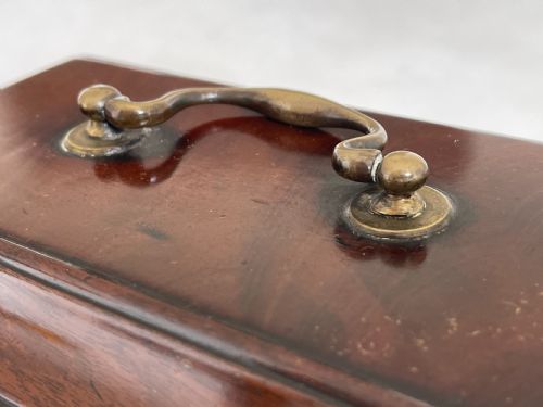 A GEORGIAN TEA CHEST CADDY SECRET DRAWER - ADDITIONAL PHOTO 5