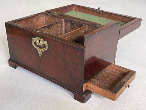 A GEORGIAN TEA CHEST CADDY SECRET DRAWER - ADDITIONAL PHOTO 6