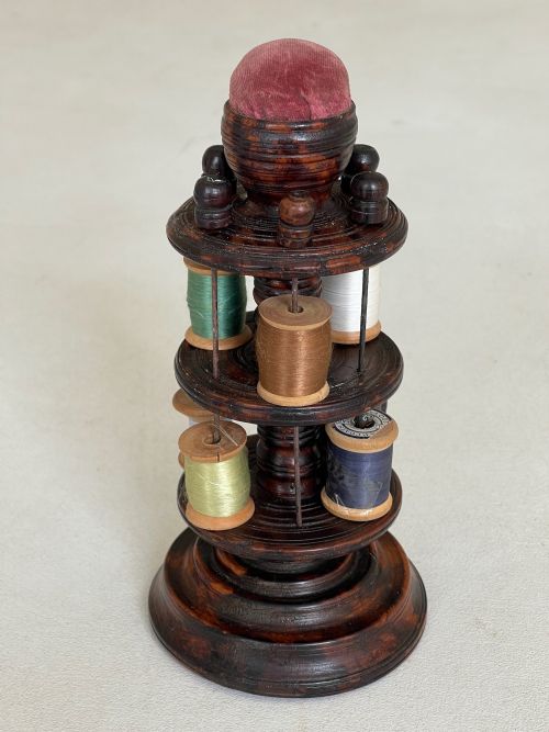 AN ANTIQUE TREEN SEWING TOWER REEL HOLDER PIN CUSHION - ADDITIONAL PHOTO 4