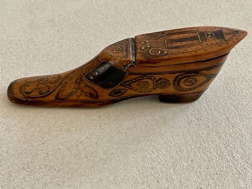 an elaborately decorated snuff shoe - CATEGORY: ANTIQUE BOXES - DATED 19TH CENTURY
