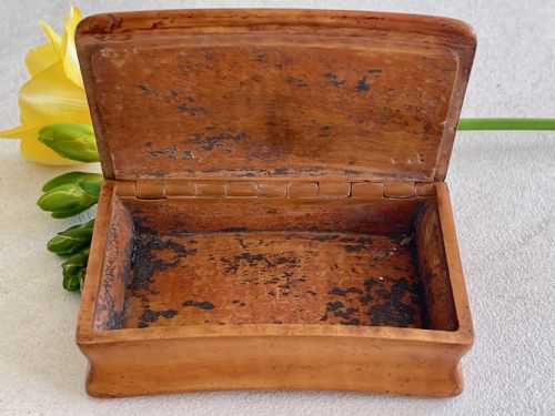 AN ANTIQUE SCOTTISH SPECIMEN WOOD SNUFF BOX - ADDITIONAL PHOTO 5