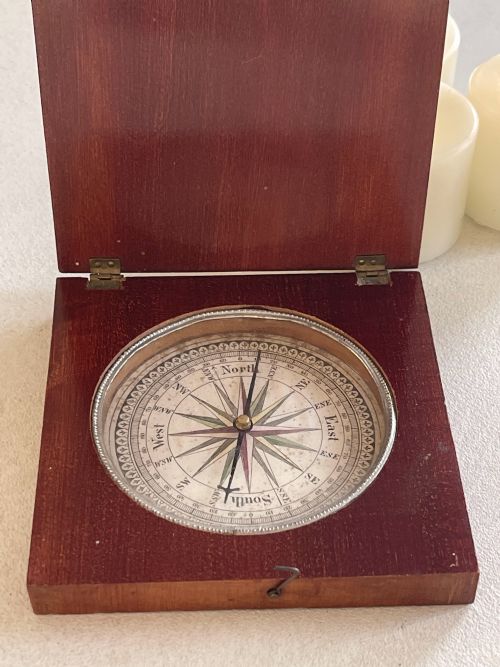 AN ANTIQUE EXPLORER'S COMPASS - ADDITIONAL PHOTO 1