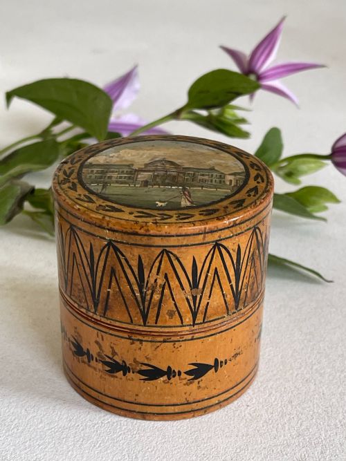 ANTIQUE TUNBRIDGE WARE SCENT BOX WITH BOTTLES AND FUNNEL - ADDITIONAL PHOTO 1