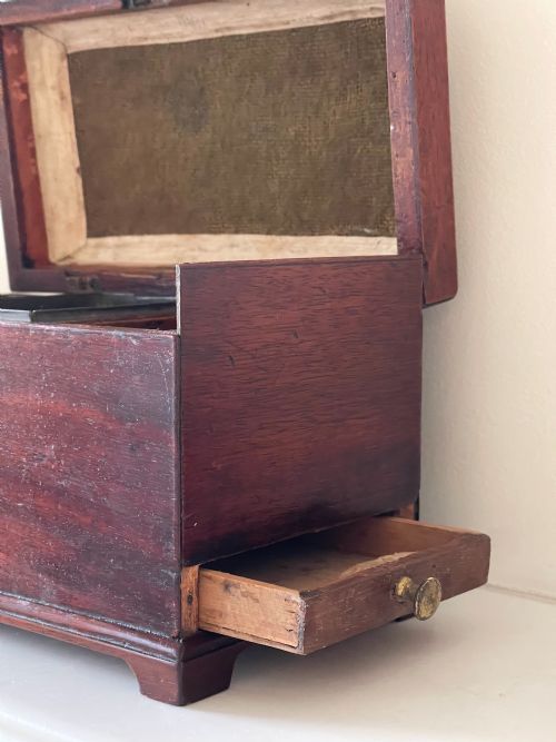 ANTIQUE MAHOGANY TEA CHEST WITH SECRET DRAWER - ADDITIONAL PHOTO 4