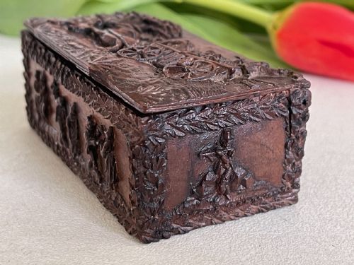 A VERY WELL CARVED SNUFF BOX - ADDITIONAL PHOTO 2