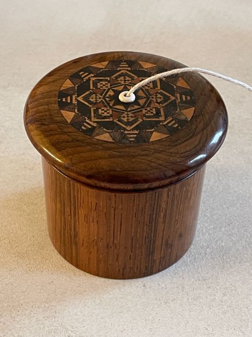 ANTIQUE TREEN TUNBRIDGE WARE STRING BOX - ADDITIONAL PHOTO 3