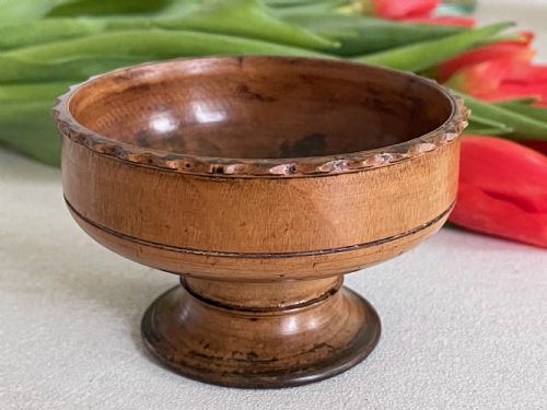 an antique georgian searce - CATEGORY: ANTIQUE MISCELLANEOUS - DATED GEORGIAN