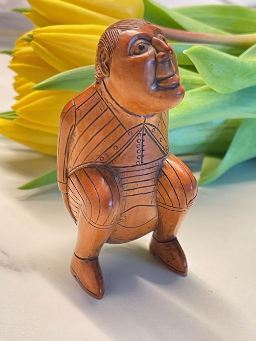 antique treen crouching man snuff box - CATEGORY: ANTIQUE BOXES - DATED 19TH CENTURY