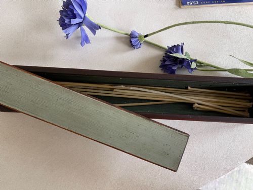 ANTIQUE TREEN RUSHLIGHTTAPER BOX - ADDITIONAL PHOTO 1