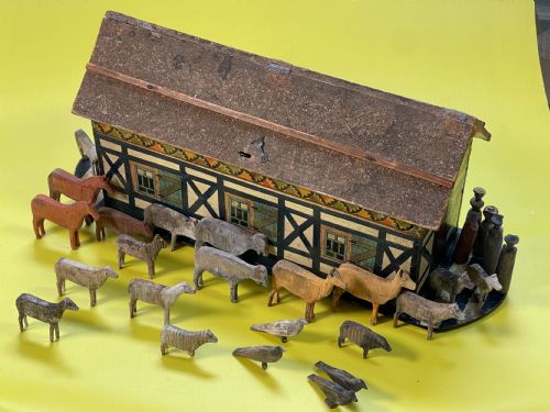 ANTIQUE NOAHS ARK WITH 27 ANIMALS BIRDS AND FIGURES - ADDITIONAL PHOTO 3