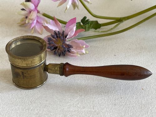 AN ANTIQUE POCKET MICROSCOPE - ADDITIONAL PHOTO 4