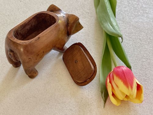 ANTIQUE TREEN PIG SNUFF BOX - ADDITIONAL PHOTO 2