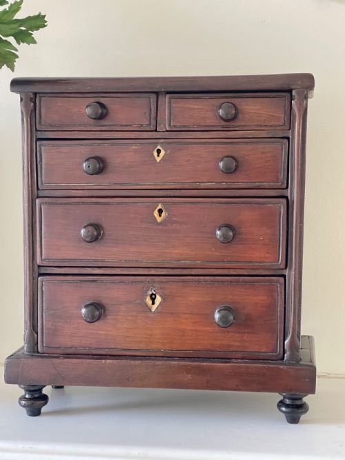 ANTIQUE MINI CHEST OF DRAWERS INSCRIPTION ON THE INSIDE OF THE CHEST - ADDITIONAL PHOTO 4