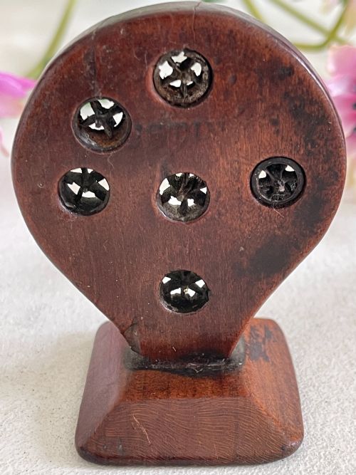 AN ANTIQUE TREEN STRAW SPLITTER STAMPED AUSTIN - ADDITIONAL PHOTO 1
