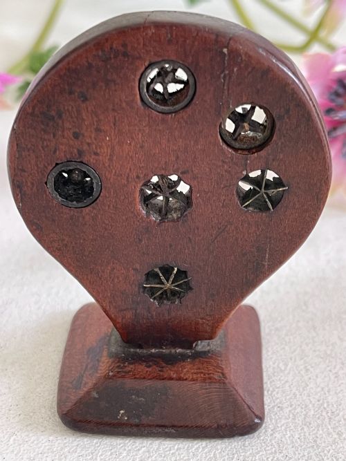 AN ANTIQUE TREEN STRAW SPLITTER STAMPED AUSTIN - ADDITIONAL PHOTO 2