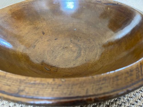 A LARGE ANTIQUE SYCAMORE BOWL - ADDITIONAL PHOTO 2