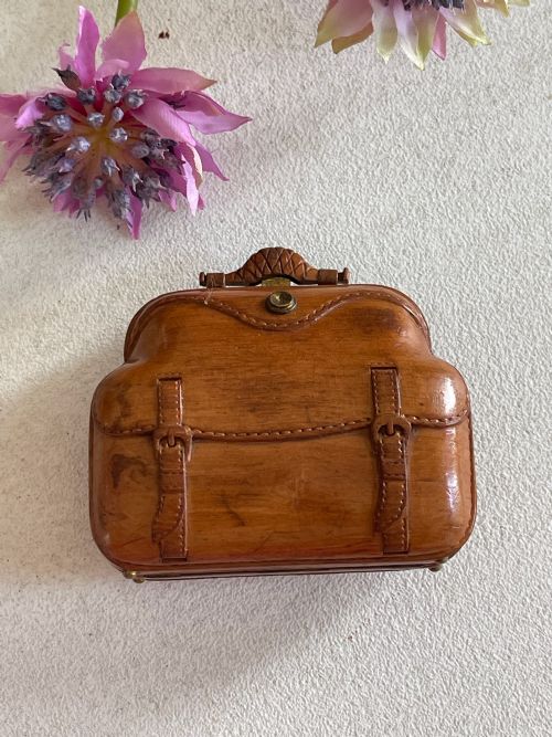 ANTIQUE TREEN COINSOVEREIGN PURSE - ADDITIONAL PHOTO 2