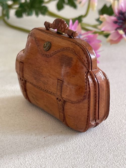 ANTIQUE TREEN COINSOVEREIGN PURSE - ADDITIONAL PHOTO 3