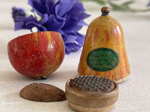 ANTIQUE TREEN NUTMEG GRATER TUNBRIDGE WARE - ADDITIONAL PHOTO 2