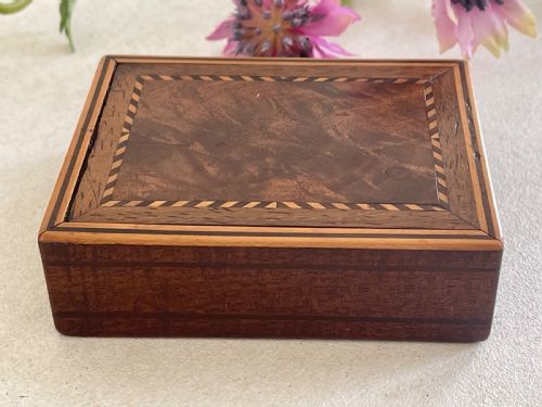 A RECTANGULAR DOUBLE SIDED INLAID ANTIQUE SNUFF BOX - ADDITIONAL PHOTO 4