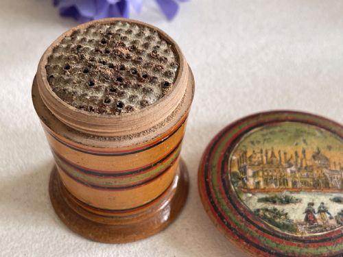 AN ANTIQUE GEORGIAN NUTMEG GRATER - ADDITIONAL PHOTO 2