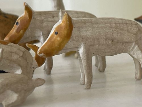 AN UNUSUALLY SMALL NOAHS ARK APPROX 80 ANIMALS BIRDS INSECTS 8 FIGURES - ADDITIONAL PHOTO 5