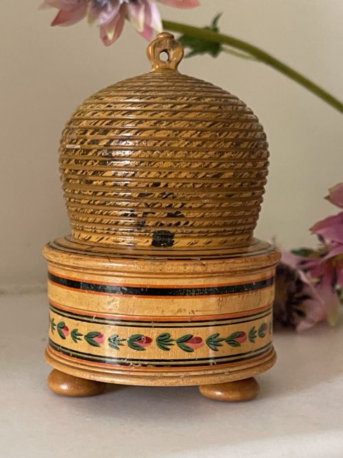 a good sized bee hive pin poppet and box - CATEGORY: ANTIQUE MISCELLANEOUS - DATED GEORGIAN