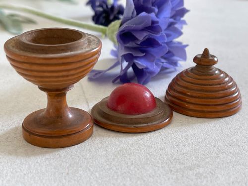 AN ANTIQUE TREEN MAGIC TRICK - ADDITIONAL PHOTO 4