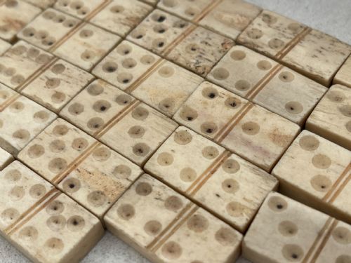 ANTIQUE PRISONER OF WAR BONE DOMINOES DOUBLE NINE SET - ADDITIONAL PHOTO 5