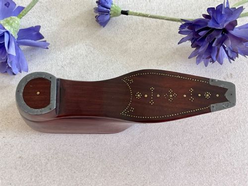 A FINE QUALITY LARGE TABLE SNUFF SHOE - ADDITIONAL PHOTO 1