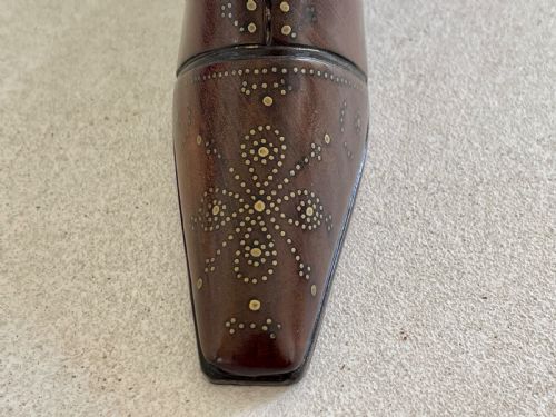 A FINE QUALITY LARGE TABLE SNUFF SHOE - ADDITIONAL PHOTO 4